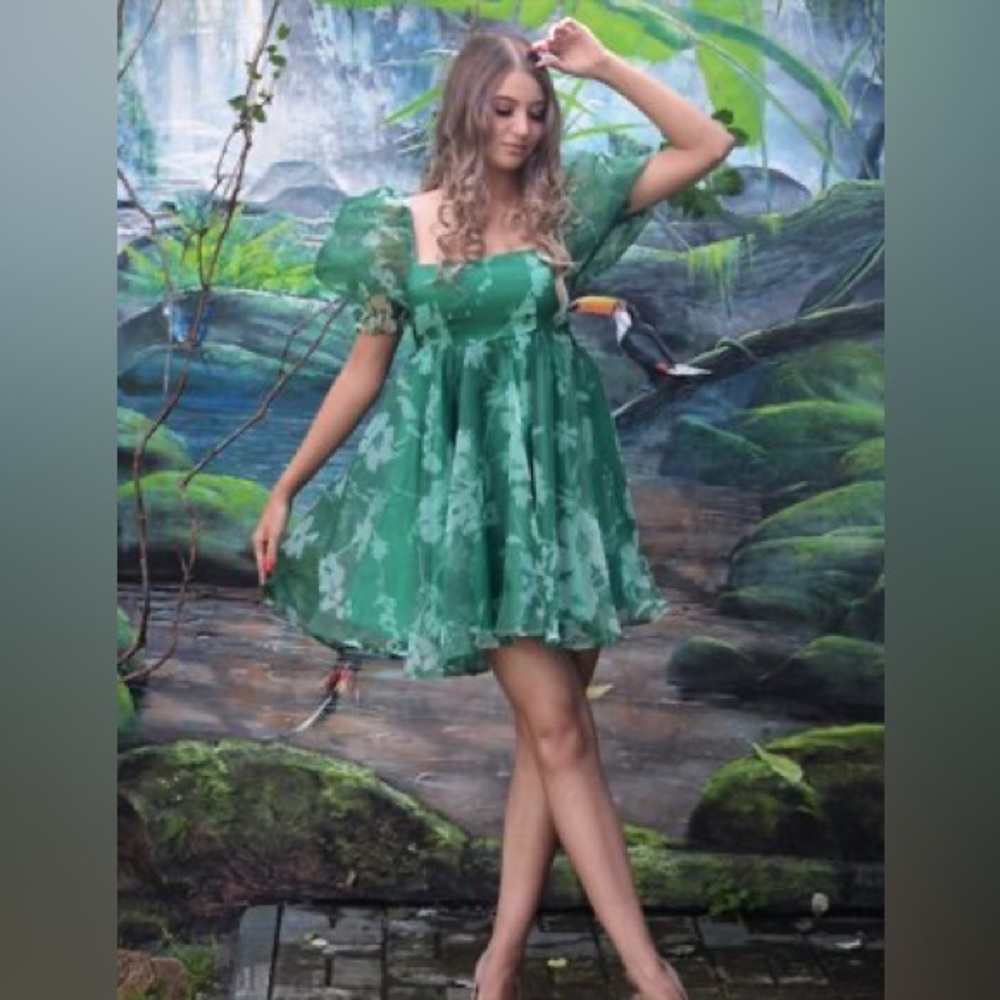 Green Puff-Sleeve Floral Mini Dress